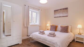 Cottage | 2 bedrooms, individually decorated, individually furnished, free WiFi