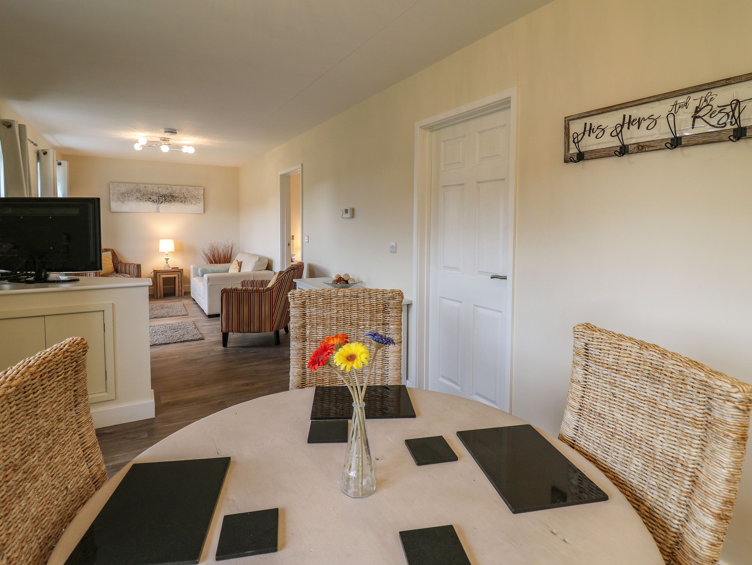 المنشأة من الداخل