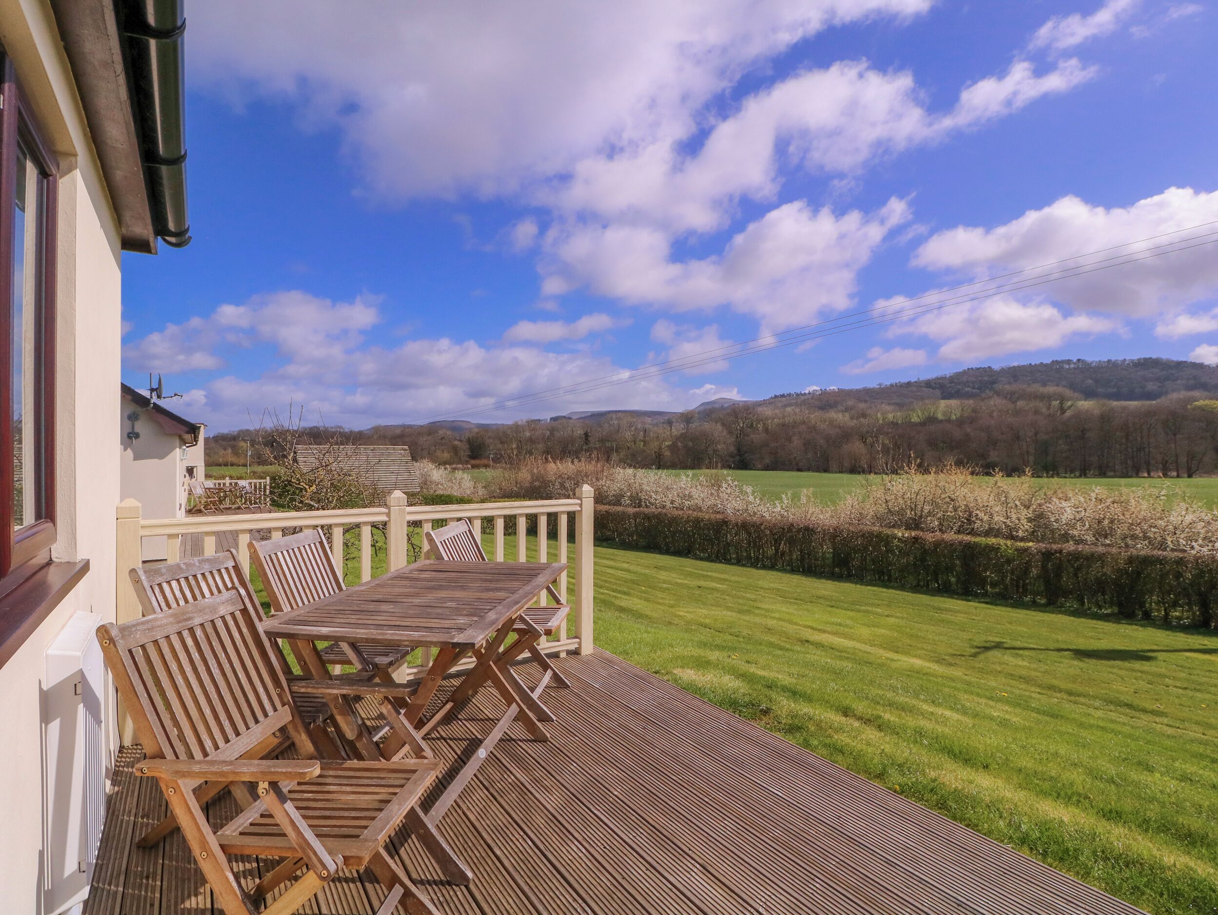 Cottage | Outdoor dining