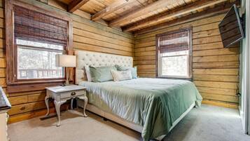 4 間睡房、書桌、熨斗/熨衫板、可攜式嬰兒床