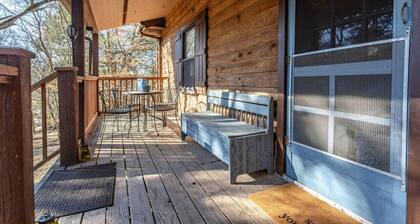 Cabin Near Franklin w/ Fire Pit & Picnic Area