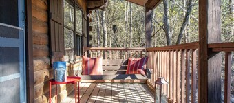 Cabin Near Franklin w/ Fire Pit & Picnic Area