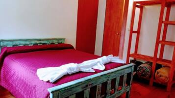 Classic Chalet | Desk, free WiFi