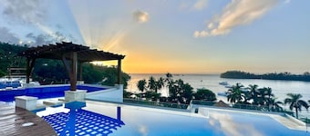 Spectacular Bay View 1BR Apt, Full AC, Pool, Terrace, Gym...