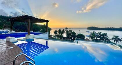 Spectacular Bay View 1BR Apt, Full AC, Pool, Terrace, Gym...