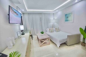 1 bedroom, desk, WiFi, bed sheets