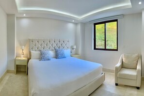 1 bedroom, desk, WiFi, bed sheets