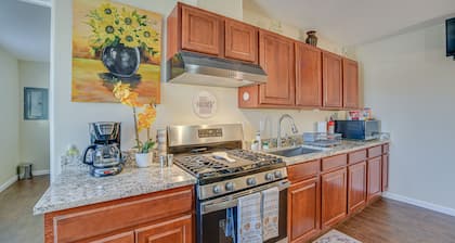 Sunlit Albuquerque Retreat: 3 Mi to Old Town!