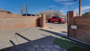 Unclassified image, 2 of 24, button - Sunlit Albuquerque Retreat: 3 Mi to Old Town! (Albuquerque)