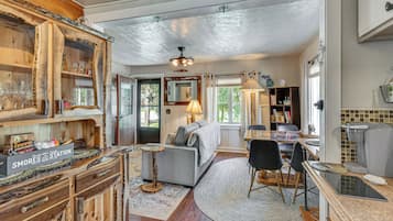 Cottage (2 Bedrooms) | Interior