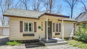 Cottage (2 Bedrooms) | Interior