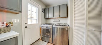 Ashtabula Home Rental - 2 Mi to Lake Erie, Beaches