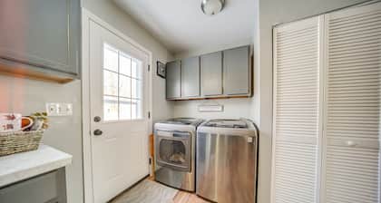 Ashtabula Home Rental - 2 Mi to Lake Erie, Beaches