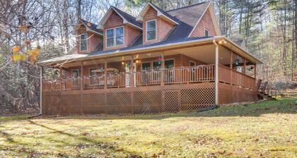 Hiawassee Vacation Rental w/ Grill ~ 9 Mi to Lake!