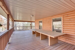 House (3 Bedrooms) | Interior - Hiawassee Vacation Rental w/ Grill ~ 9 Mi to Lake! (Hiawassee)