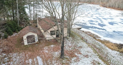 Mason Cabin w/ Private Dock on Marengo Lake!
