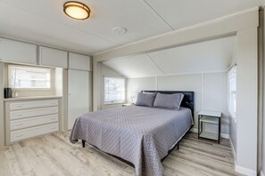 Interior - Sun-soaked Okeechobee Retreat w/ Canal Views! (Okeechobee)