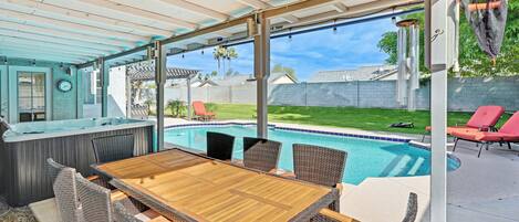 House (4 Bedrooms) | Front of property