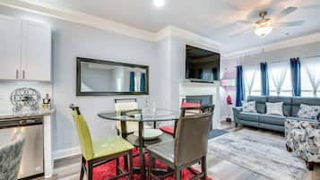 Apartment (3 Bedrooms) | Front of property
