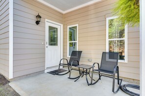 Apartment (3 Bedrooms) | Interior - Atlanta Home w/ Patio, 8 Mi to Downtown + Aquarium (Atlanta)