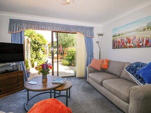 Living area - Lavender Cottage (Hailsham)