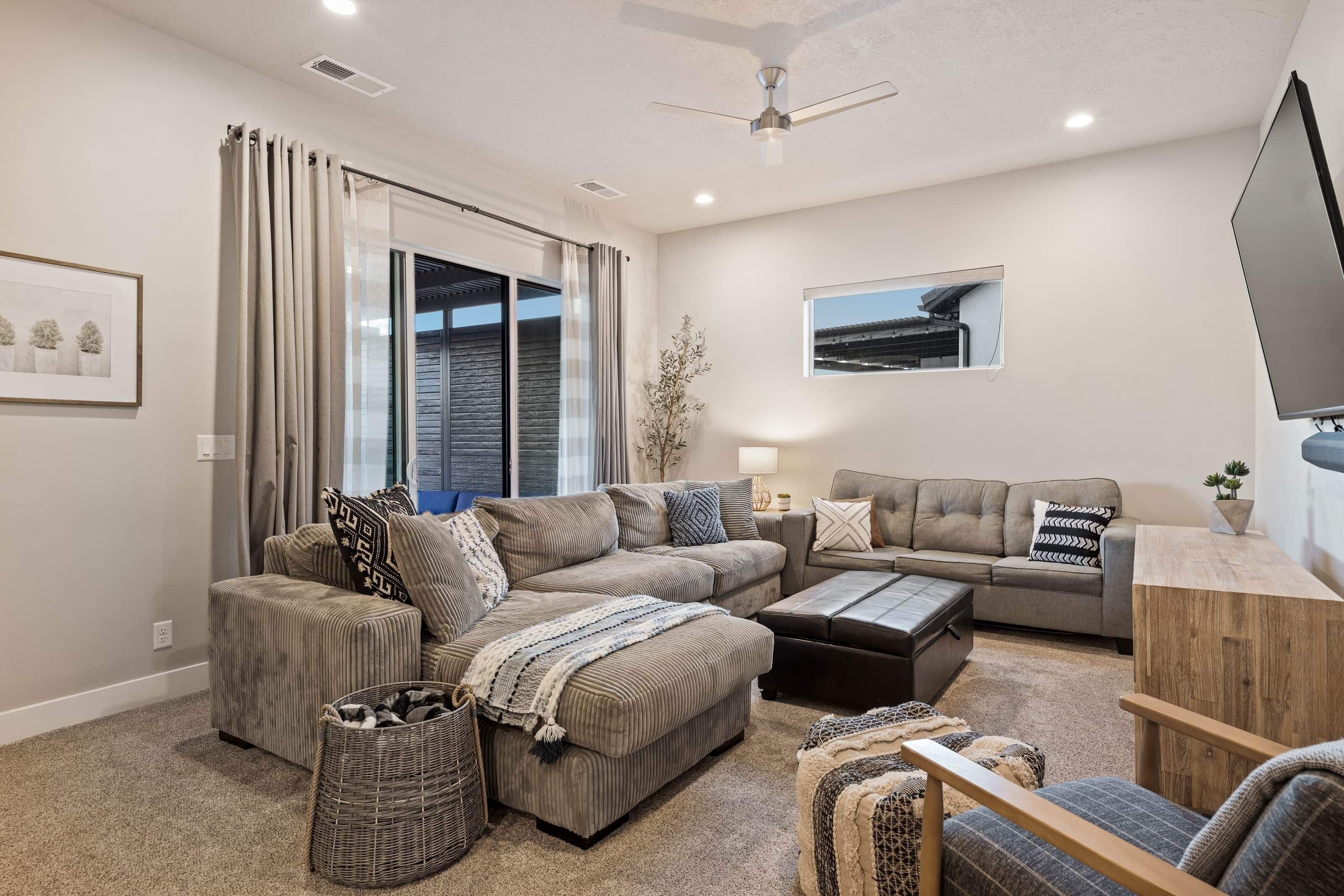 ทาวน์โฮม, 5 ห้องนอน | บริเวณนั่งเล่น | สมาร์ททีวี