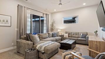 Townhouse, 5 soverom | Oppholdsområde | Smart-TV