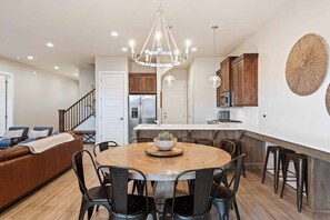 Dining - Private Pool Oasis #57 5 Bedroom Townhouse (Santa Clara)