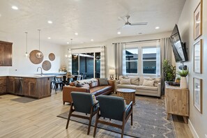 Interior - Private Pool Oasis #57 5 Bedroom Townhouse (Santa Clara)