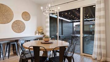 Townhouse, 5 soverom | Spiseområde