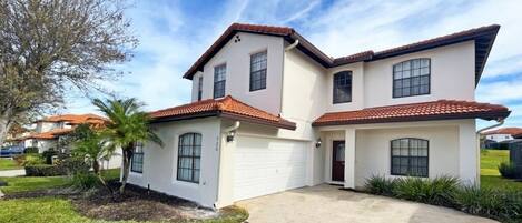 House, 5 Bedrooms | Exterior