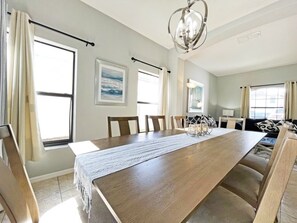 House, 5 Bedrooms | Dining