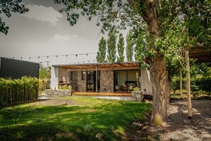 Front of property - Lodwine Lodges (Chacras de Coria)