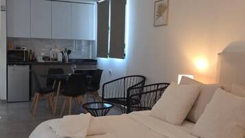 1 bedroom, individually furnished, free WiFi