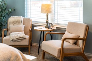 Interior - 4bdrm (6 beds) 3 ba home 1 block from Tulsa University (Tulsa)