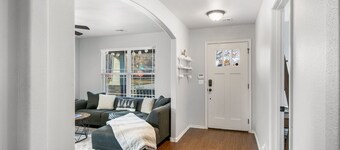 4bdrm (6 beds) 3 ba home 1 block from Tulsa University