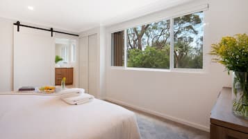 4 bedrooms, iron/ironing board, travel cot, WiFi