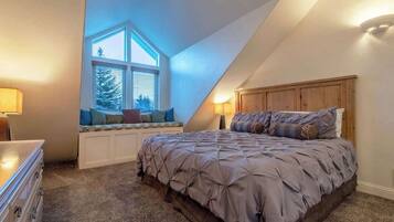 3 bedrooms, iron/ironing board, travel crib, free WiFi