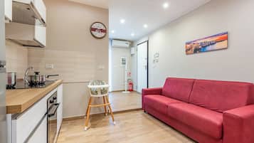 Réfrigérateur, four, plaque de cuisson, cafetiÚre/bouilloire