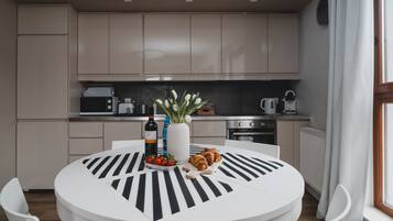 Deluxe Apartment | Private kitchenette | Full-sized fridge, microwave, oven, dishwasher