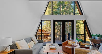 The McCall A Frame - Walk to downtown and lake - Office - Library - Games