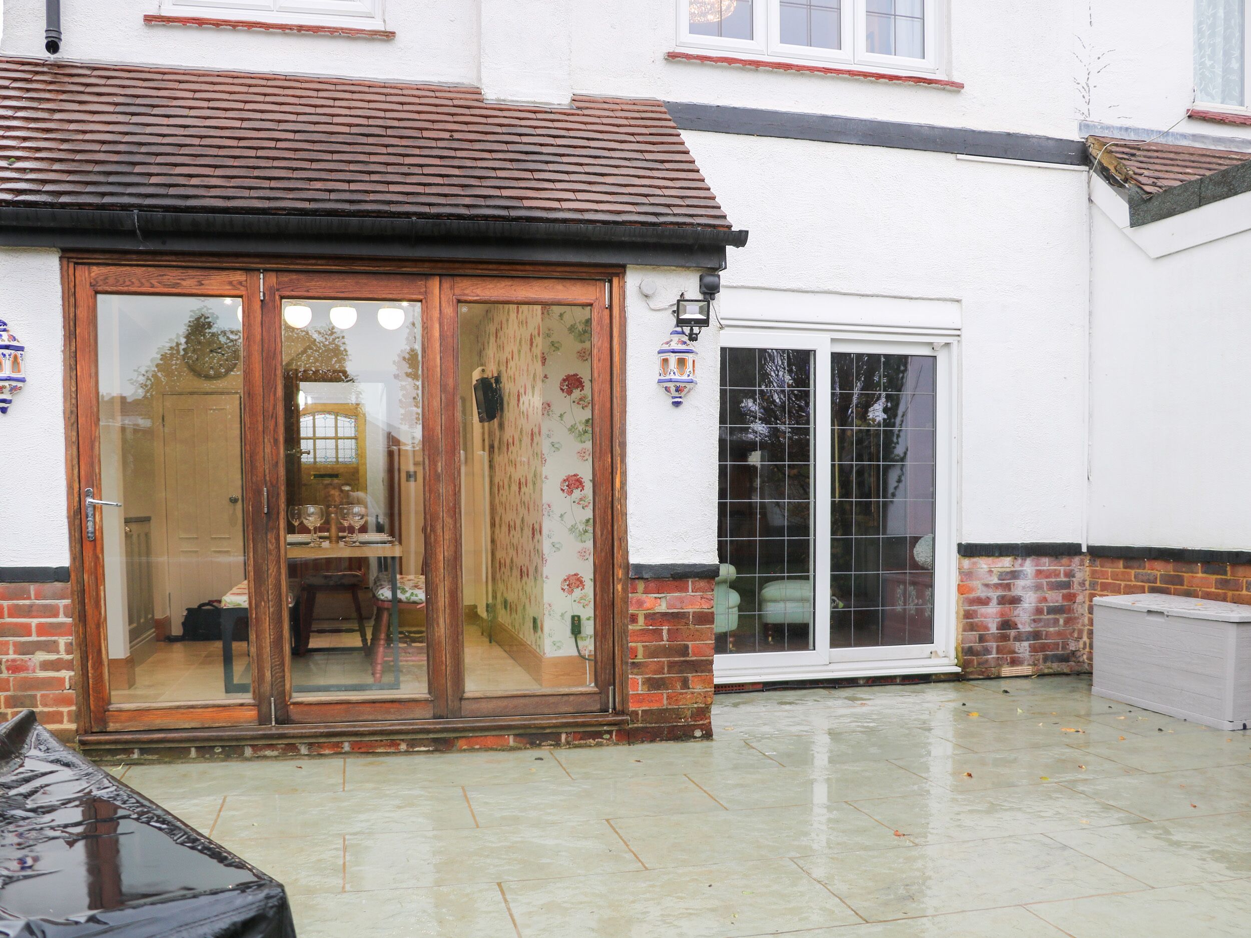 تناول الطعام بالخارج