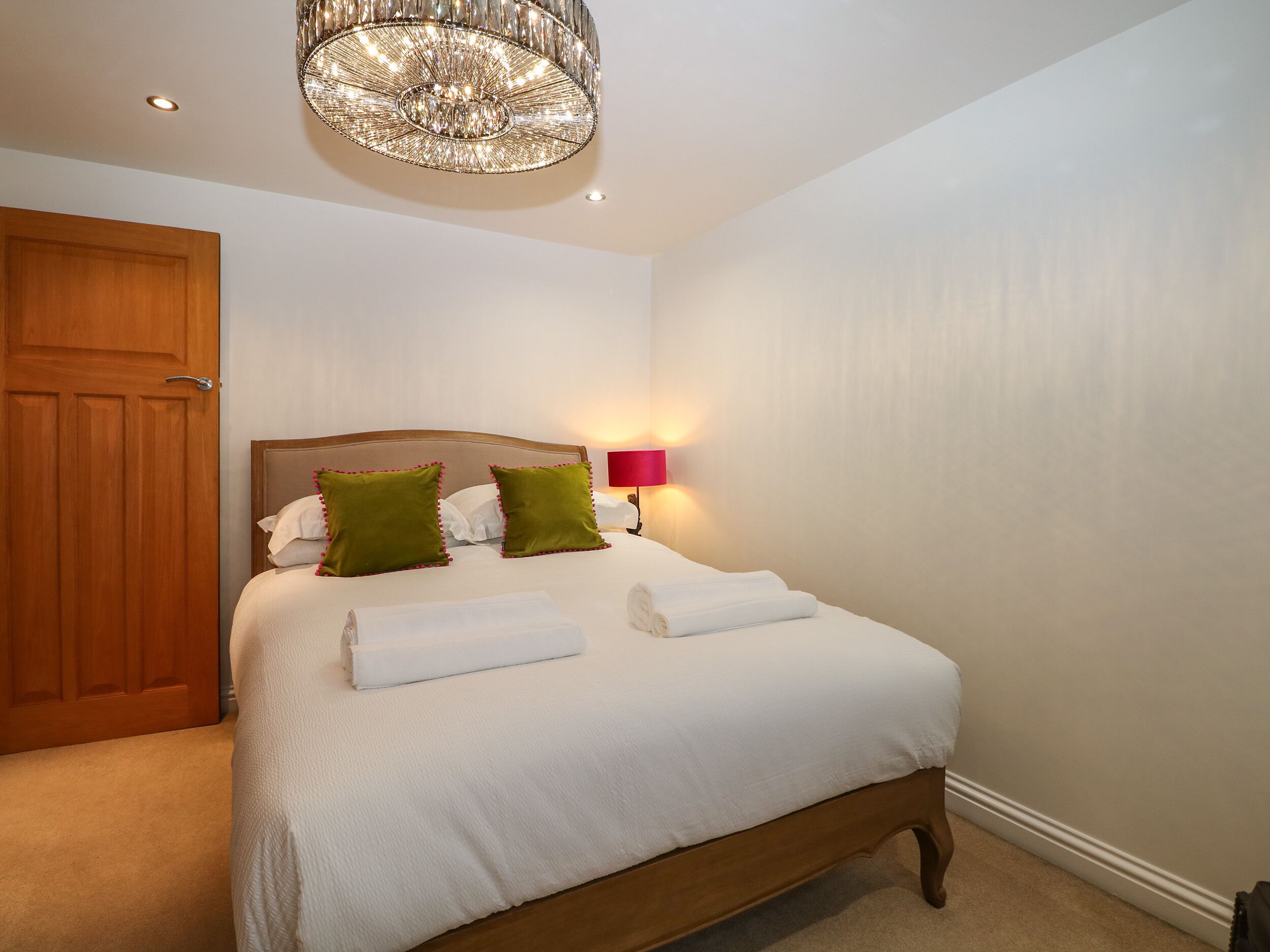 5 slaapkamers, individueel gedecoreerd, individueel gemeubileerd