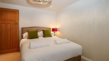 5 slaapkamers, individueel gedecoreerd, individueel gemeubileerd