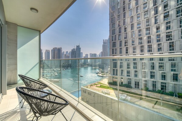 Terrace/patio - Wondrous 1BR at DAMAC Heights Dubai Marina by Deluxe Holiday Homes (Dubai)