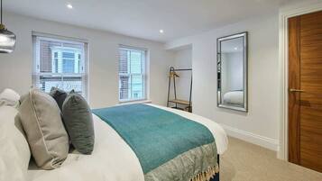 1 habitación, tabla de planchar con plancha, wifi gratis y ropa de cama