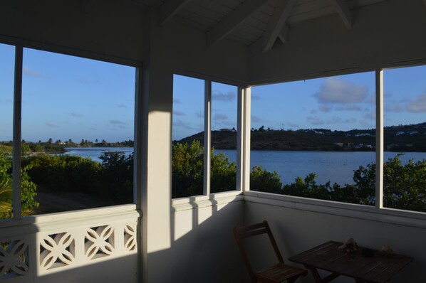 Outdoor dining - Lost in Paradise (Saint Martin)