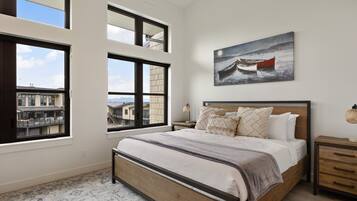 2 bedrooms, iron/ironing board, WiFi