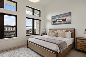 2 bedrooms, iron/ironing board, WiFi