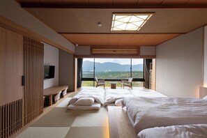 Sakura Non-smoking | 2 bedrooms, in-room safe, desk, iron/ironing board - Hakone Ashinoko Bikeikan (Hakone)